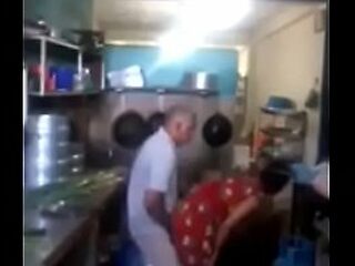 Srilankan chacha shafting his maid to caboose in a