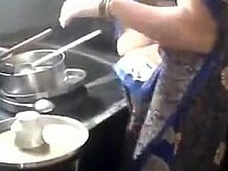 Desi indian Kannada aunty super hot umbilicus